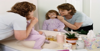 نحوه مسواک زدن دندانهای کودکان