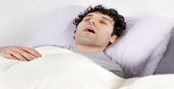 ‏در خوابیدن مشکل دارید؟ چرایی آن ممکن است سایز زبان و لوزه ی شما باشد